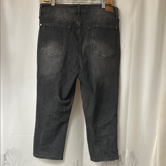 Women’s Judy Blue black slightly distressed skinny fit capri jeans Size 14W - Picture 6 of 12